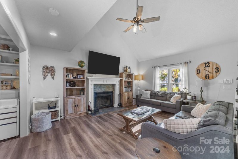 2511 Applegate Dr, Concord, NC 28027