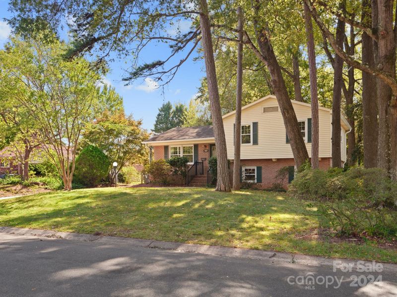7007 Mapleridge Dr, Charlotte, NC 28210