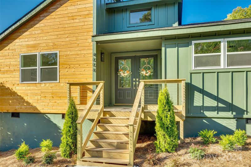 4006 Windward Dr, Tega Cay, SC 29708