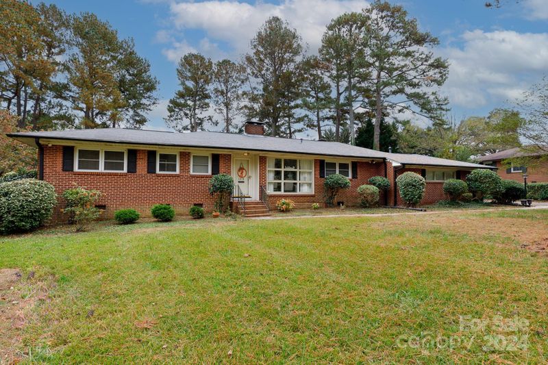 1418 Westbrook Cir, Gastonia, NC 28052