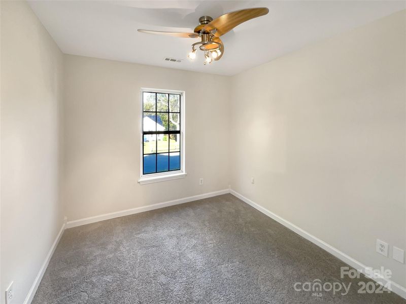 1205 Eagle Ridge Dr, Charlotte, NC 28214