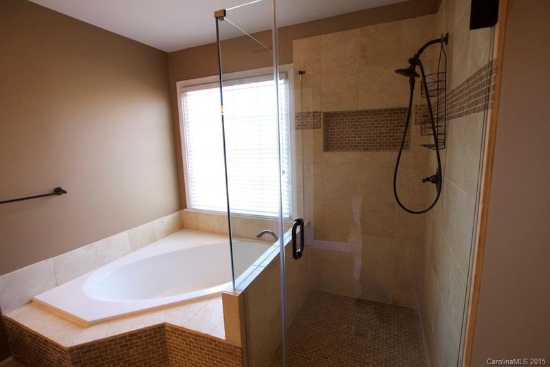 8053 Weddington Downs Dr, Weddington, NC 28104