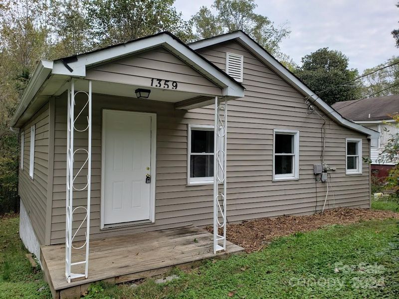 1359 15th Ave NE, Hickory, NC 28601