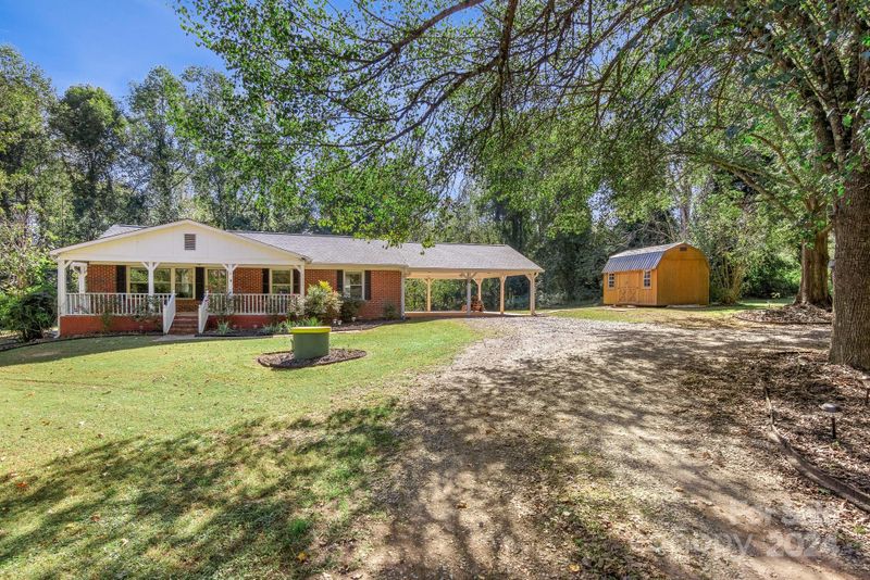 2876 Filbert Hw, Clover, SC 29710