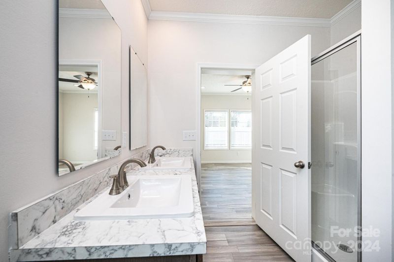 445 32nd St SW, Hickory, NC 28602