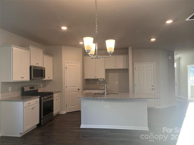 1040 Bull Dog Ln, Wingate, NC 28174