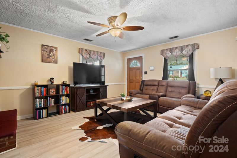 12 Monroe Rd, Maiden, NC 28650