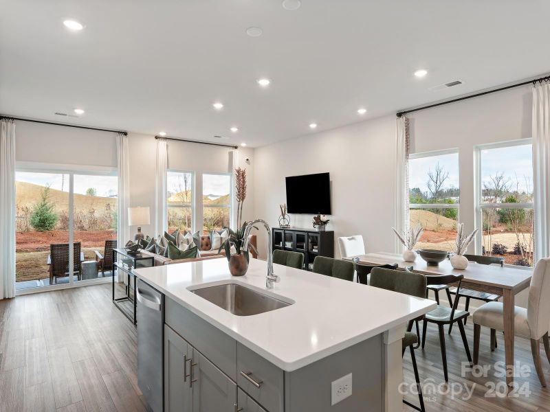 6005 Starview Ter, Charlotte, NC 28216