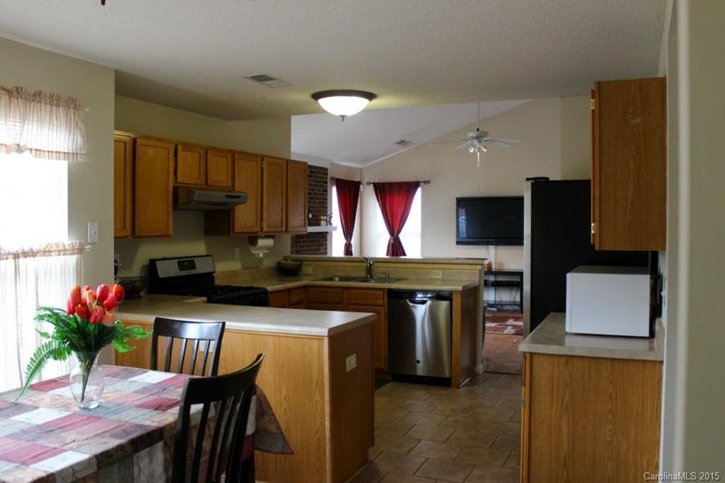 1131 Land Grant Rd, Charlotte, NC 28217