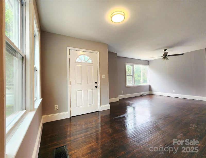 3337 Eastway Dr, Charlotte, NC 28205