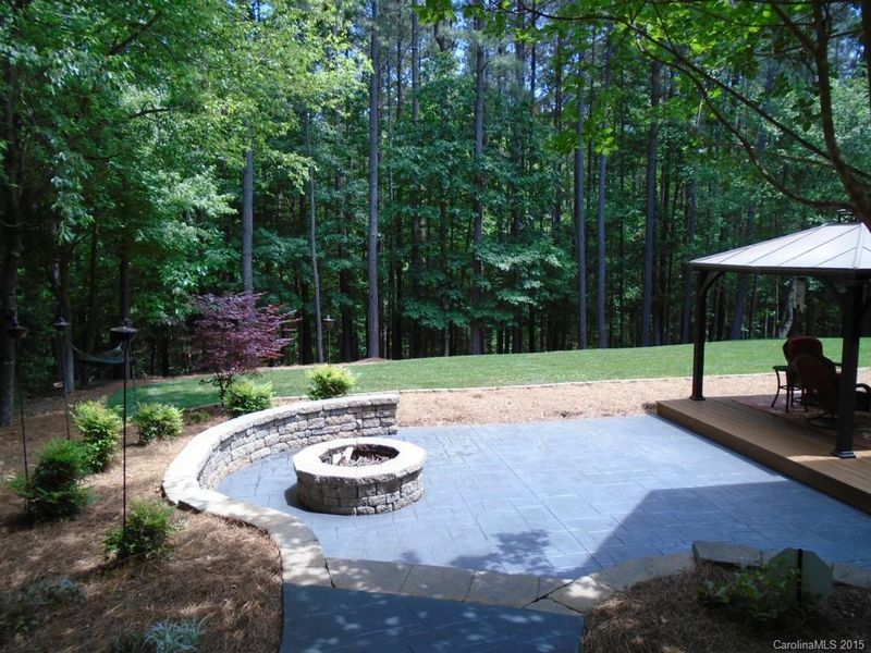 8906 Radford Ct, Sherrills Ford, NC 28673