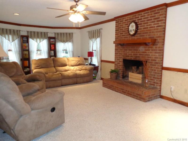 10021 Fireside Ln, Charlotte, NC 28215