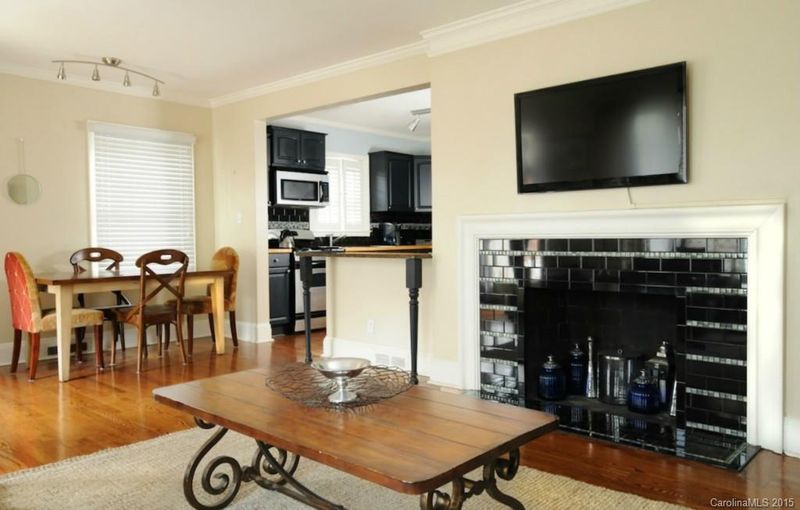 1729 Dearmon Dr, Charlotte, NC 28205