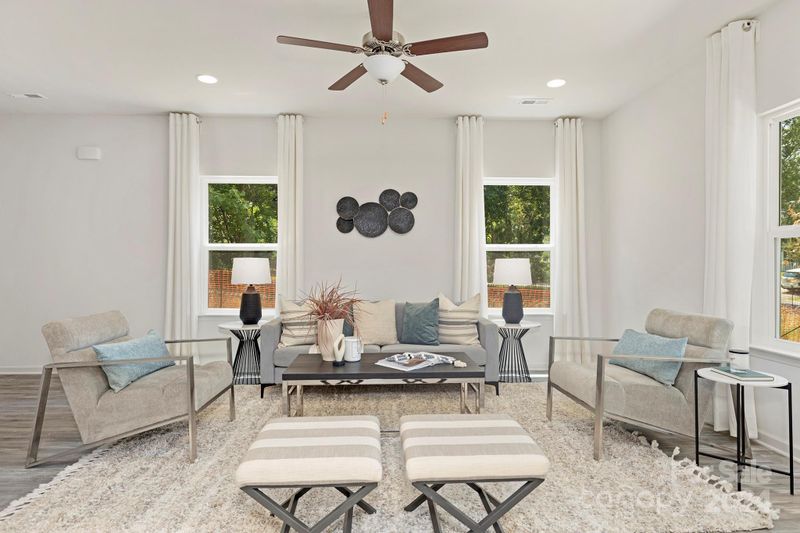 2612 Senior Dr, Charlotte, NC 28216