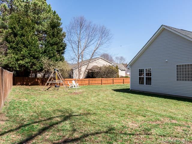 2221 Coatsdale Ln, Matthews, NC 28104