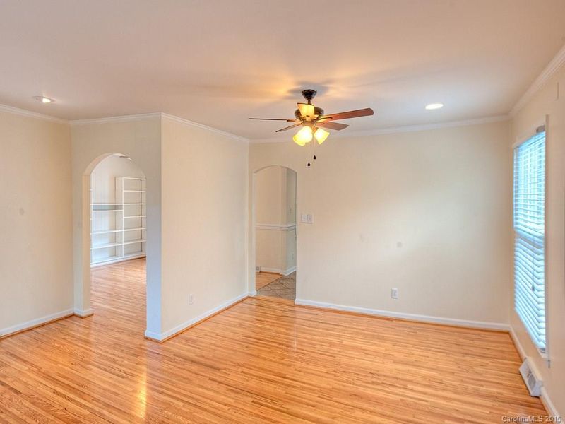 1043 Eaglewood Ave, Charlotte, NC 28212
