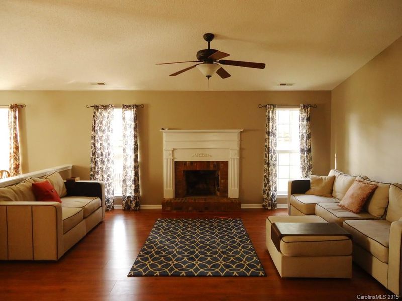 2515 Coatsdale Ln, Matthews, NC 28104