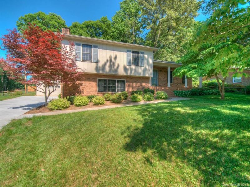 2212 Monticello Dr, Gastonia, NC 28056