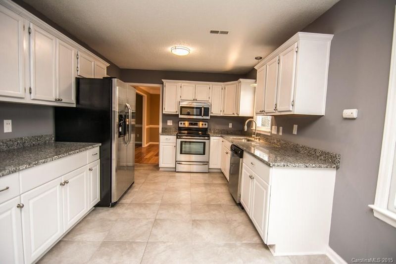 2117 Highland View Ln, Charlotte, NC 28214