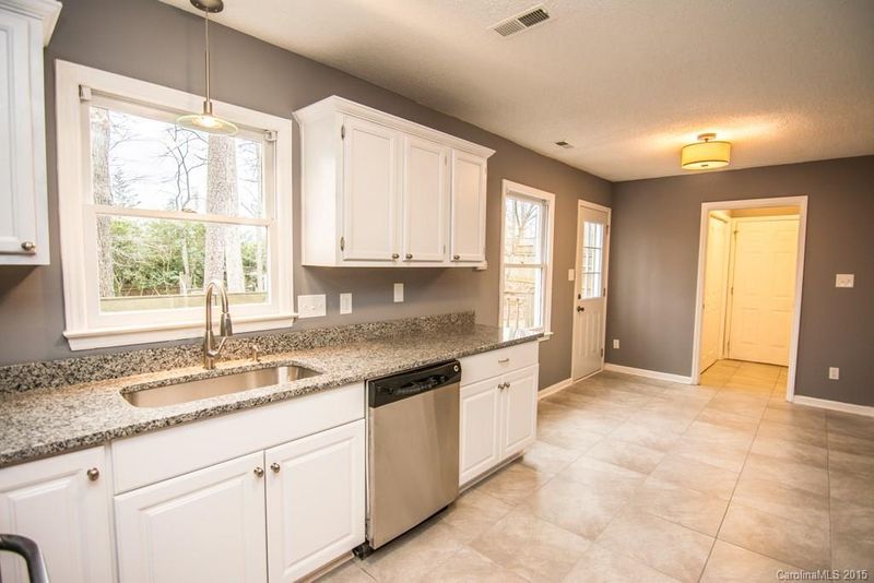 2117 Highland View Ln, Charlotte, NC 28214