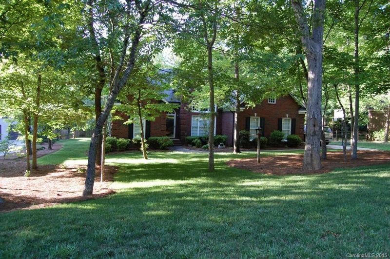 2818 Bent Oak Dr #111, Matthews, NC 28104