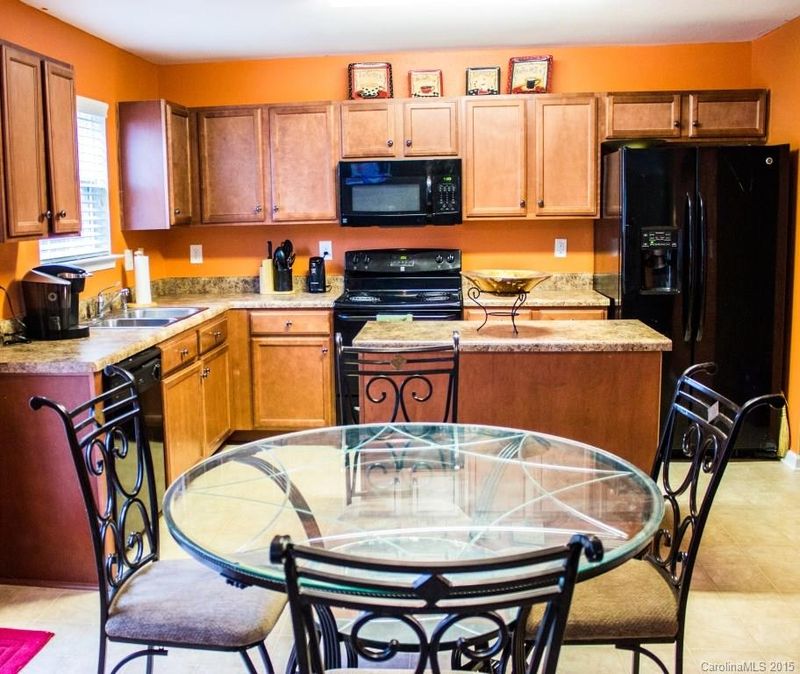6223 Leslie Dr, Charlotte, NC 28269