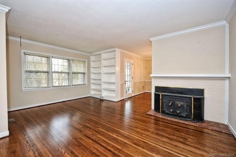 314 Blackthorne Ln, Charlotte, NC 28209