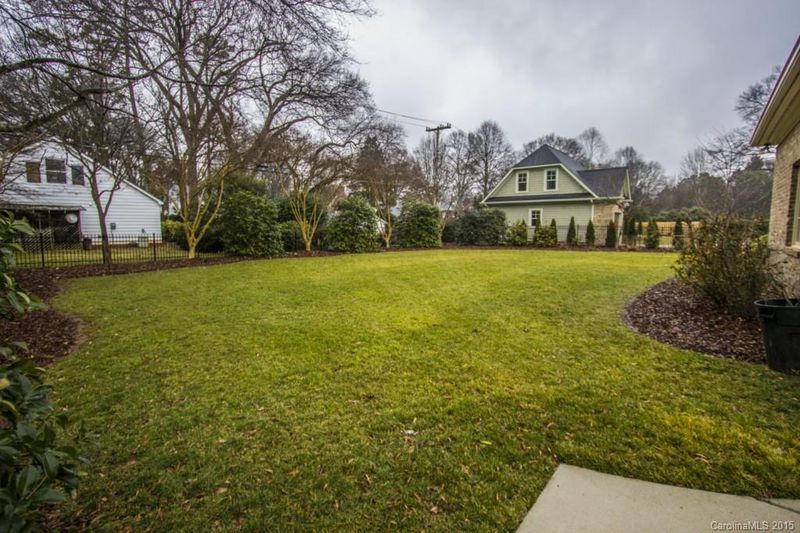 1930 Harris Rd, Charlotte, NC 28211
