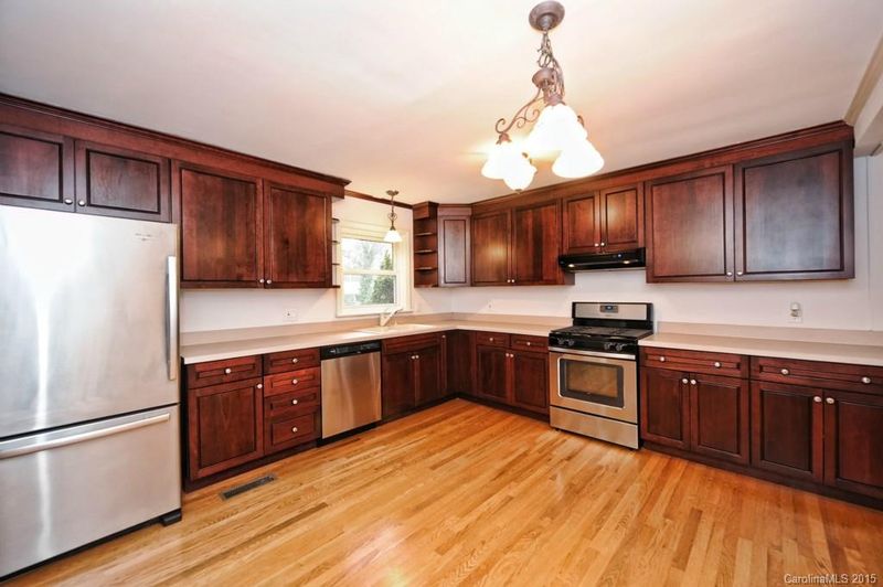 5510 Farmbrook Dr, Charlotte, NC 28210