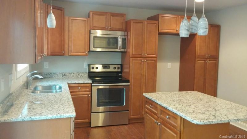 916 Oakwood Ave, Kannapolis, NC 28081