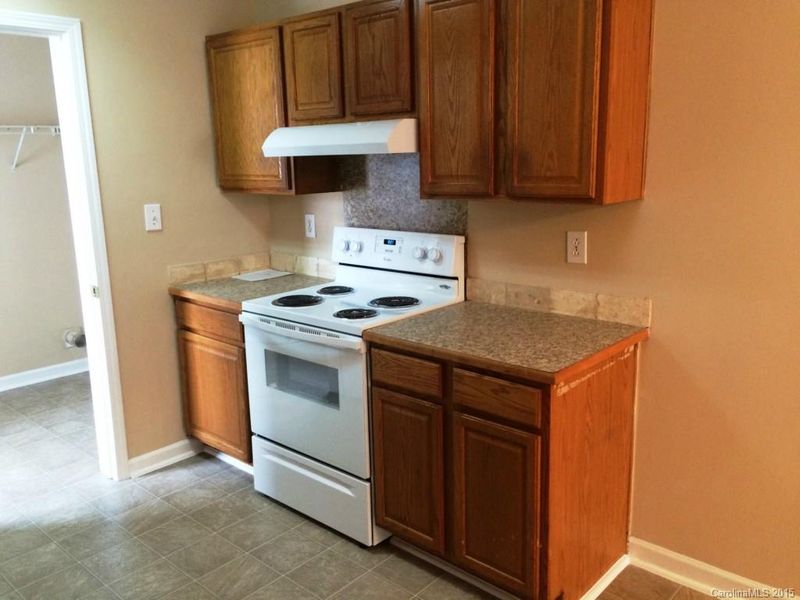 1305 Watts Dr, Charlotte, NC 28216