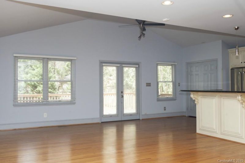 1233 Mockingbird Ln, Charlotte, NC 28209