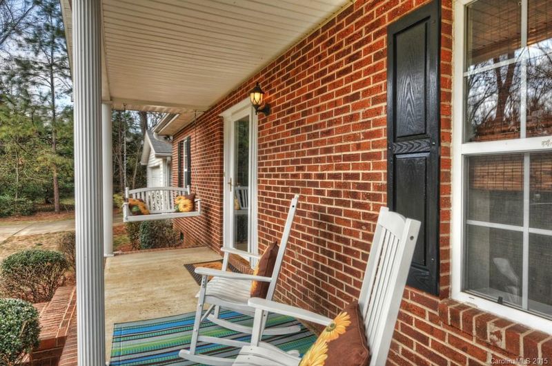 2824 Foxwood Rd, Charlotte, NC 28226