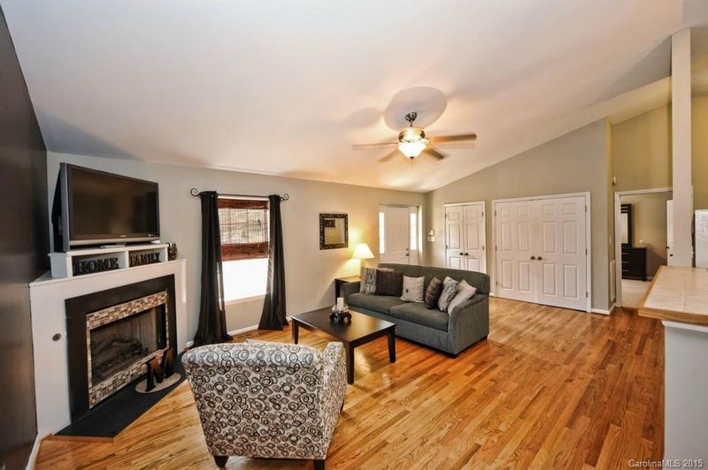 2824 Foxwood Rd, Charlotte, NC 28226