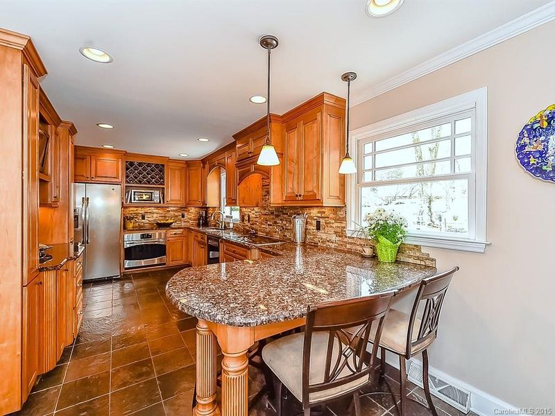 6601 Castlegate Dr, Charlotte, NC 28226