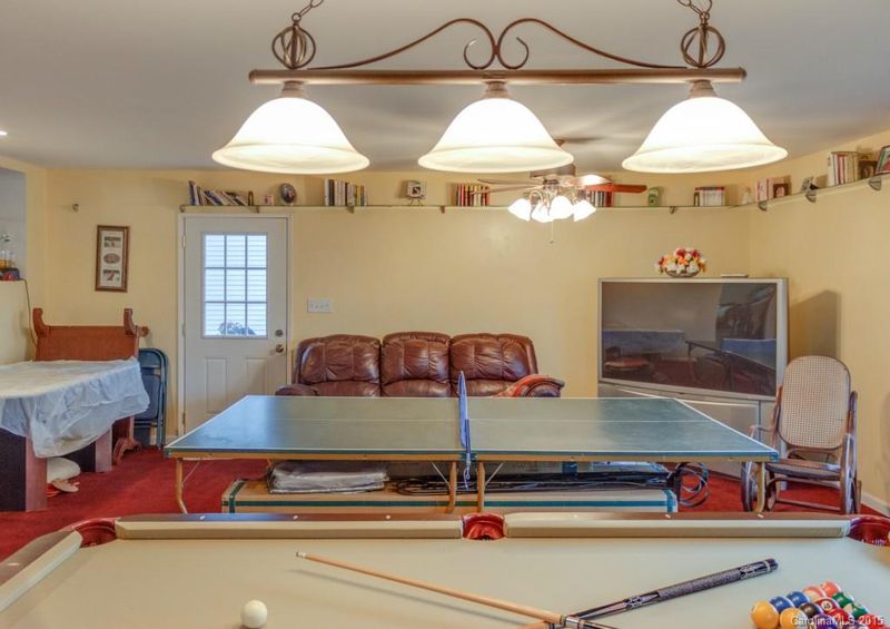712 Monterey Dr, Iron Station, NC 28080