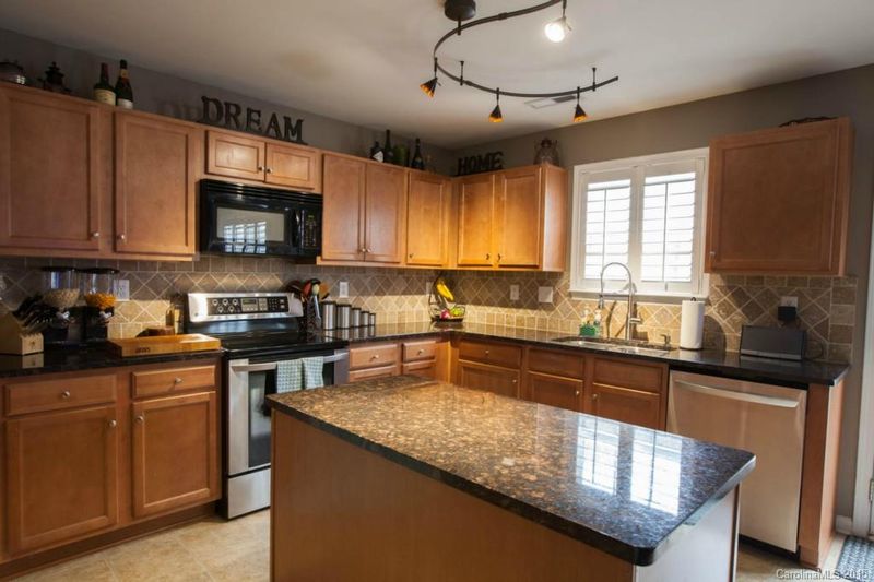 5211 Sunriver Rd, Gastonia, NC 28054
