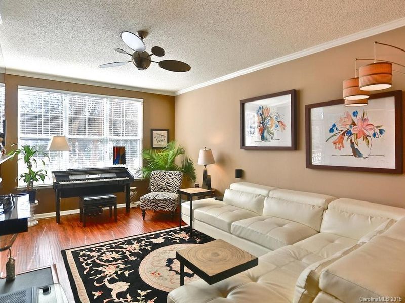 405 W 7th St #215, Charlotte, NC 28202