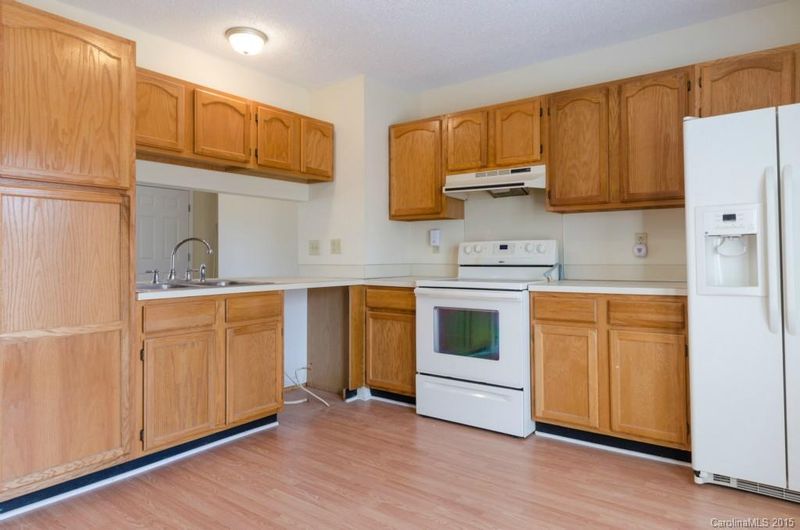 6622 Cool Water Ct, Charlotte, NC 28215