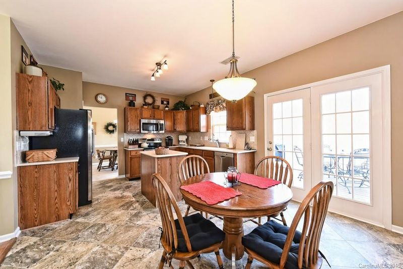 6906 Fenwick Dr, Indian Trail, NC 28079