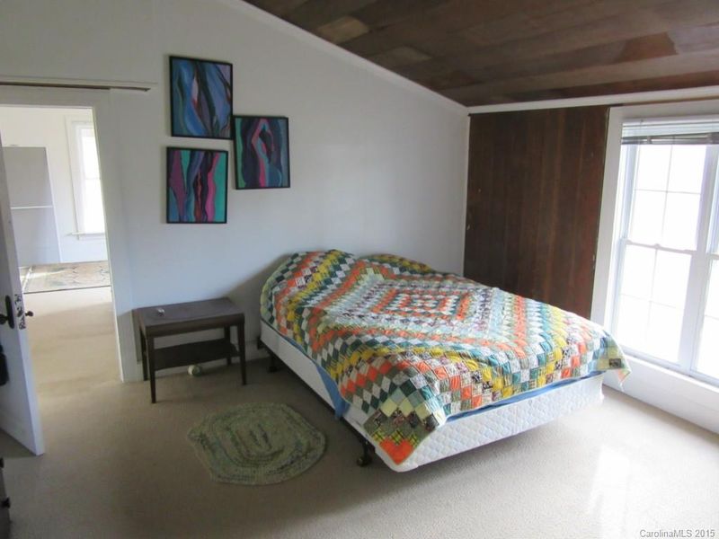 7161 Parker Farm Rd, Cherryville, NC 28021