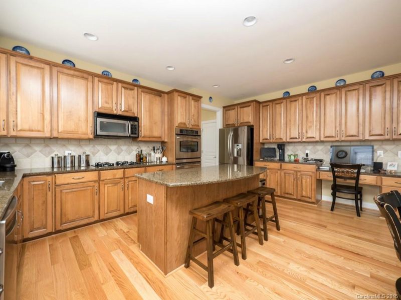 623 Swancroft Ln, Matthews, NC 28105