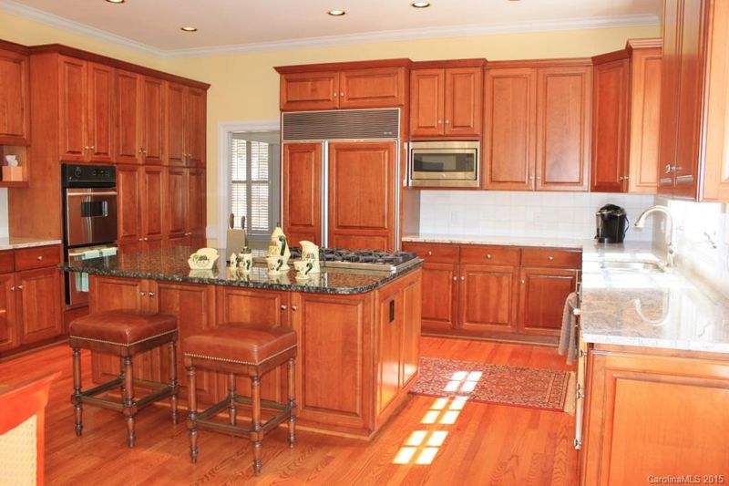 4224 Cameron Oaks Dr, Charlotte, NC 28211