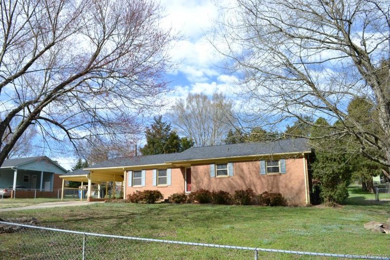 6321 Roanoke Dr, Kannapolis, NC 28081