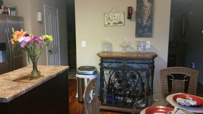 9300 Quilting Bee Ln, Charlotte, NC 28216