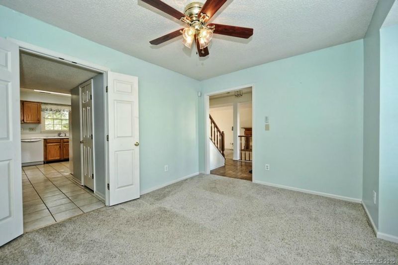 6345 Cold Water Ln, Charlotte, NC 28212