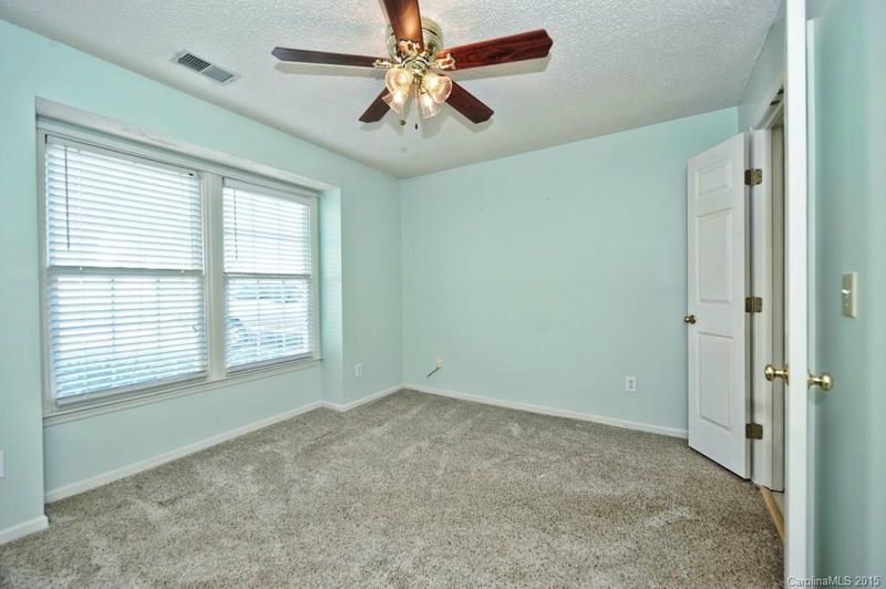 6345 Cold Water Ln, Charlotte, NC 28212
