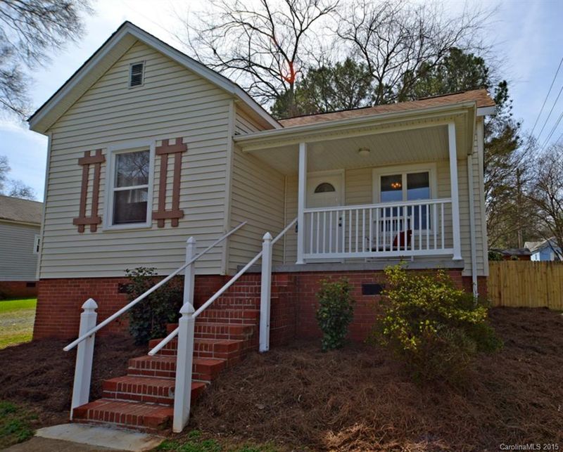 325 Price St, Pineville, NC 28134