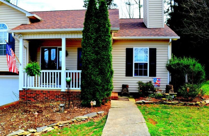 2460 23rd Avenue Dr NE, Hickory, NC 28601