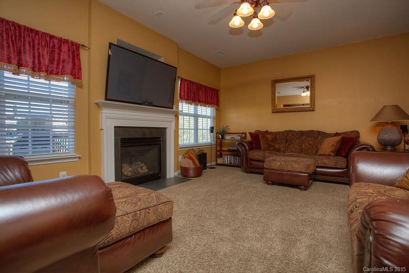 1008 Breakmaker Ln, Indian Trail, NC 28079